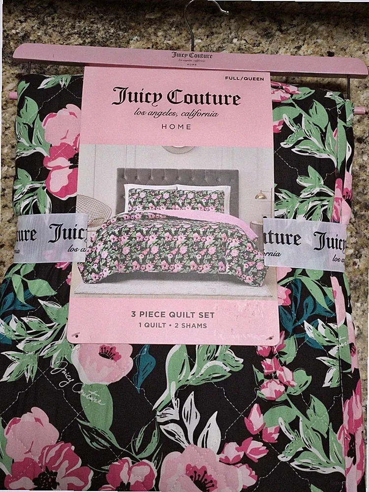 JUICY COUTURE 3 Piece Quilt Flower Set - Full / Queen NEW