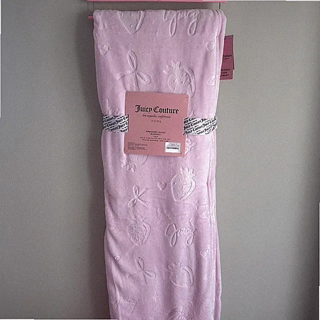 New Juicy Couture Light Pastel Baby Pink 60x90 Twin Blanket Strawberry Heart Bow